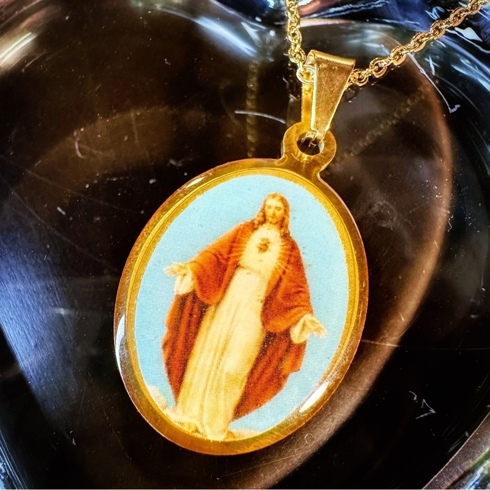 NEW Antique Vintage Yellow Gold-Plated Stainless Steel Savior Medallion Necklace